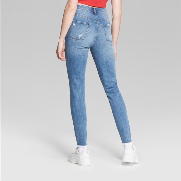 Distressed high rise jeans - Picture 2 of 2